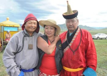 Батмөнх даян хаан, Алтжин хоёр