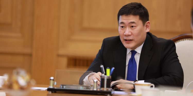 Л.ОЮУН-ЭРДЭНИЙН АМЕРИК ДАХЬ АЙЛЧЛАЛЫН АМБИЦ