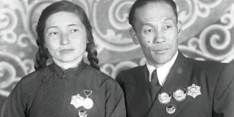 Э.Оюун: Дашдоржийн Нацагдоржтой би олон уулзаагүй