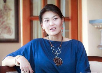 Ардчилсан эмэгтэйчүүдийн өөр өнгө: Ц.Уянга, Н.Одонгуа