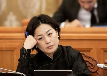 П.Анужин гишүүнээс бие төлөөлөгч нь “өрөөндөө виски нуусныг чинь илчилнэ” хэмээн гурван сая төгрөг нэхжээ