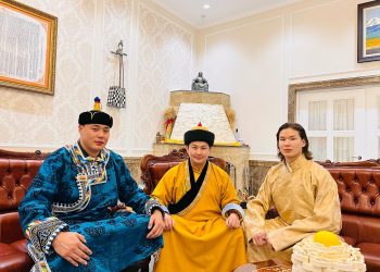 Ертөнцийн гурав биш юм аа гэхэд Монголын гурван сайхан залуу