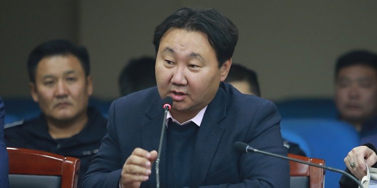 М.Ганбаатарыг төрсөн дүүгийнх нь хамт шалгаж эхэлжээ