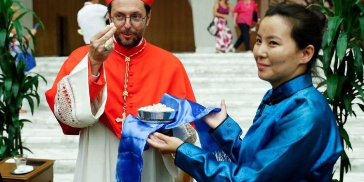 Загалмайн шашин ба Папын айлчлал