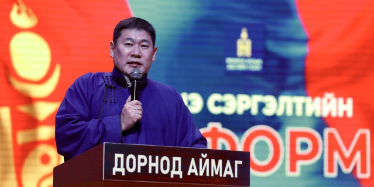 Ерөнхий сайд Л.Оюун-Эрдэнэ: Чойбалсан чиглэлд зураг төсөв нь батлагдсан авто замуудын төслийг ирэх оны төсвөөр хэрэгжүүлнэ