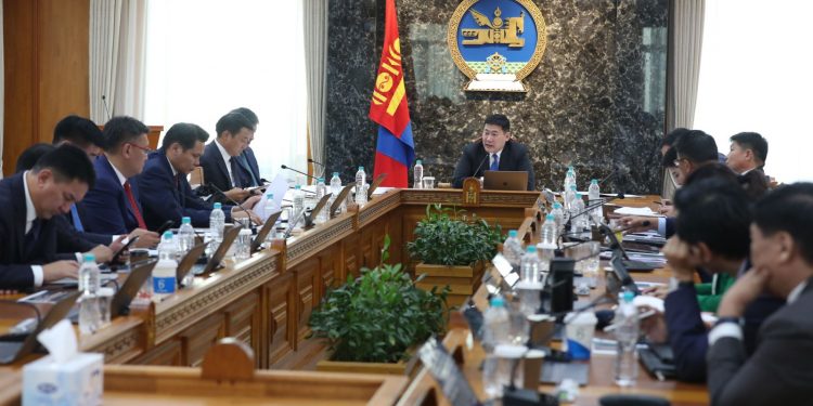 Ерөнхий сайд Л.Оюун-Эрдэнэ: Нийслэл дэх авлигатай тэмцэхэд Засгийн газар бүх талын дэмжлэг үзүүлж ажиллана