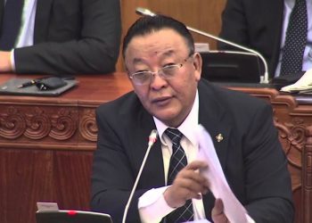 Д.Ганхуяг: Цагаан суваргын асуудлыг хэлэлцэх эсэхийг шийдчихээд дараа нь төр эзэмших үгүйг ярья