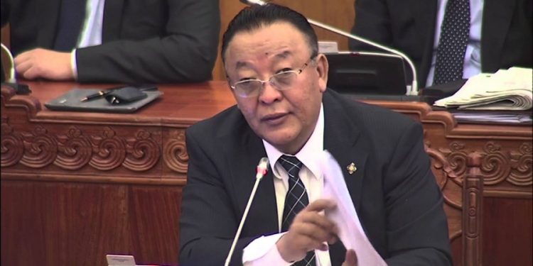 Д.Ганхуяг: Цагаан суваргын асуудлыг хэлэлцэх эсэхийг шийдчихээд дараа нь төр эзэмших үгүйг ярья