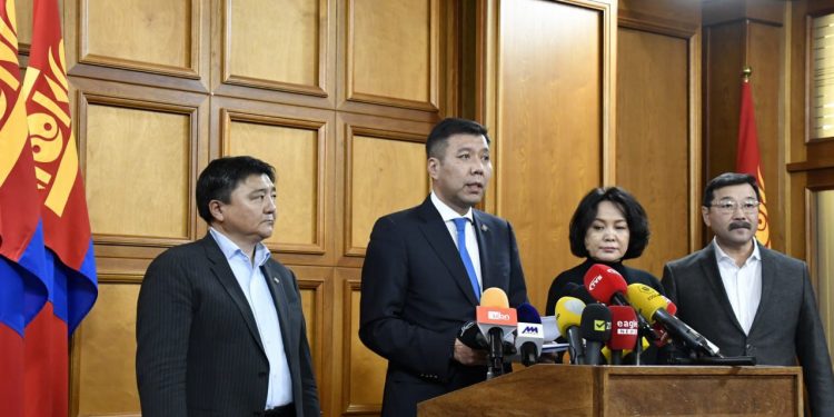 УИХ-ын гишүүн Б.Энхбаяр: Нотлох баримтыг шинжлэн судлах сонсголыг хоёр үе шаттайгаар явуулна