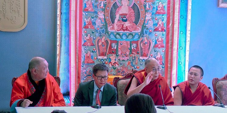 Монголын шинэ хамба ламд баяр хүргэв