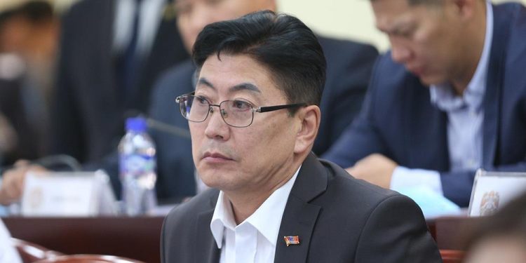 НИТХ-ын төлөөлөгч асан Г.Төмөрбаатарыг Ч.Сайханбилэгт 2,8 сая доллар өгсөн хэргээр АТГ-аас саатуулжээ