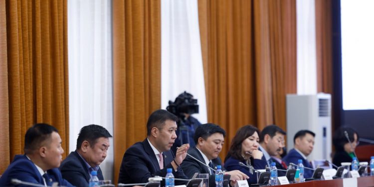 “Эрдэнэс Тавантолгой” ХК-ийн борлуулалтын үйл ажиллагаатай холбоотой 6 сэдвээр нотлох баримтыг шинжлэн судална