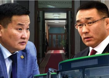 Нүүрсний сонсголын ард нуугдсан ногоон автобусныхан