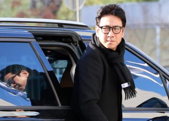 Жүжигчин И Сун Гюн машиндаа АМИА ХОРЛОСОН тухай Солонгосын хэвлэлээр мэдээлж байна