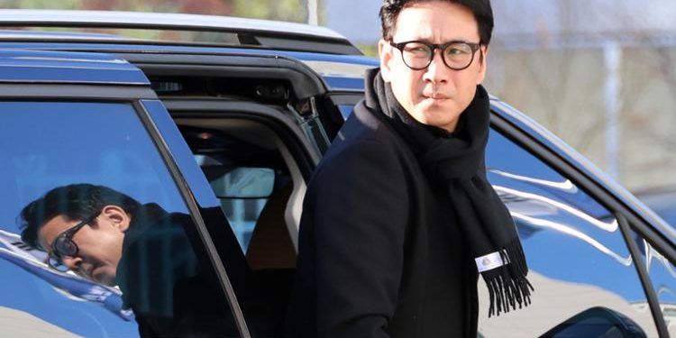 Жүжигчин И Сун Гюн машиндаа АМИА ХОРЛОСОН тухай Солонгосын хэвлэлээр мэдээлж байна