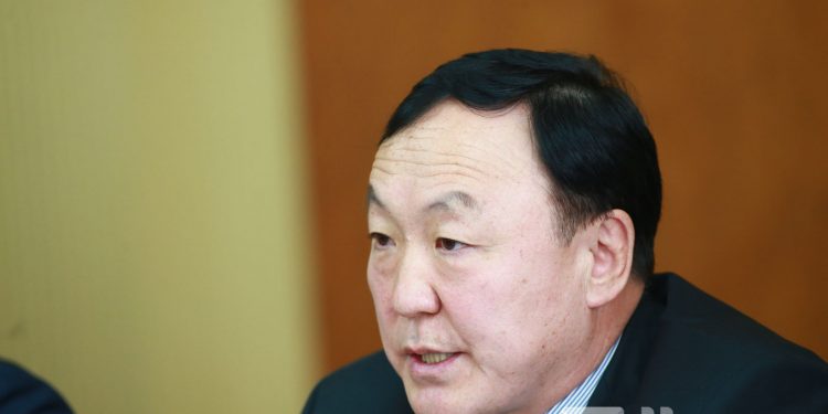 Хөтөлийн “Цемент шохой” компанийг УИХ-ын гишүүн асан Л.Элдэв-Очир удирдаж байна