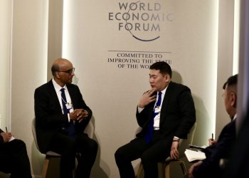 ЕРӨНХИЙ САЙД Л.ОЮУН-ЭРДЭНЭ СИНГАПУР УЛСЫН ЕРӨНХИЙЛӨГЧ ТАРМАН ШАНМУГАРАТНАМ-Д БАРААЛХЛАА