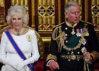 Чарльз III хаан хорт хавдраар өвчилжээ