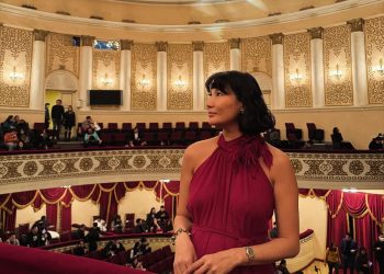 Арслан Ц.Бямба-Отгон “луугийн аав”, Топ модель Э.Сэлэнгэ, дуучин Х.Мөнгөнцэцэг луугийн ээж болно