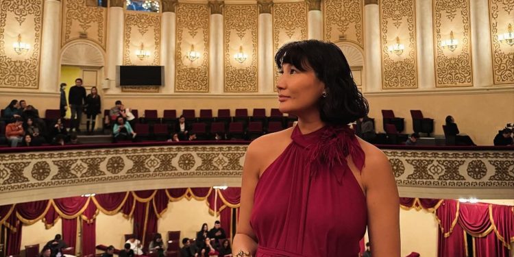 Арслан Ц.Бямба-Отгон “луугийн аав”, Топ модель Э.Сэлэнгэ, дуучин Х.Мөнгөнцэцэг луугийн ээж болно