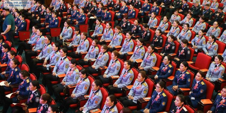 ЦАГДААГИЙН БҮРЭЛДЭХҮҮНД ЭМЭГТЭЙЧҮҮД 8 ХУВЬ ЭЗЭЛЖ БАЙСНЫГ 20 БОЛГОН НЭМЭГДҮҮЛЛЭЭ