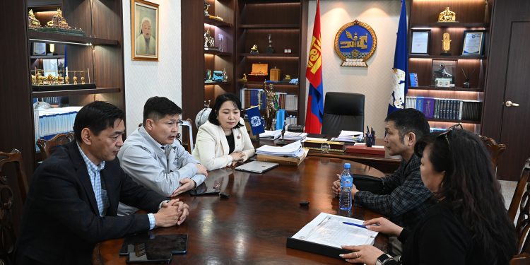 Төв цэнгэлдэхийн газраас бусдад олгох захирамж гаргасан үе үеийн Засаг дарга нарыг АТГ-т шалгуулна