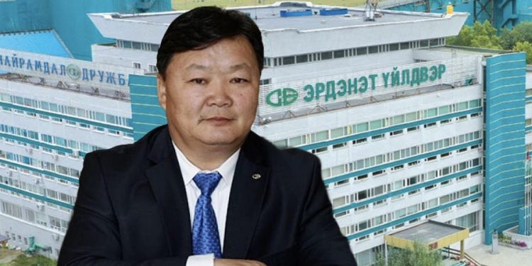 “Лексус-570” машиныг 16 сая төгрөгөөр худалдах шийдвэр гаргуулсан гэх “Эрдэнэт”-ийн ерөнхий инженер Т.Батмөнхийн гэрээс 36 ширхэг 100 долларын дэвсгэрт хурааж авчээ