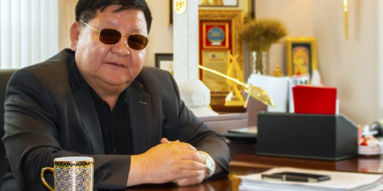 “Жигүүр Гранд”-ын Баттөрийн хоёр амьдрал