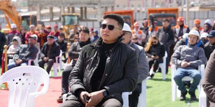 НАЛАЙХ ДҮҮРЭГТ 635 ӨРХИЙН 7 БЛОК БҮХИЙ ОРЧИН ҮЕИЙН ЦОГЦОЛБОР ХОТХОН АШИГЛАЛТАНД ОРНО