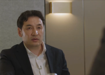 Намайг хоригдож байхад эхнэрийг маань эргэж ирэх бүрд нь машины дугуйг нь хагалдаг байсан