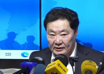 Б.Эрдэнэбат: Надад төв цэнгэлдэх тойрсон ганц амбаар ч байхгүй