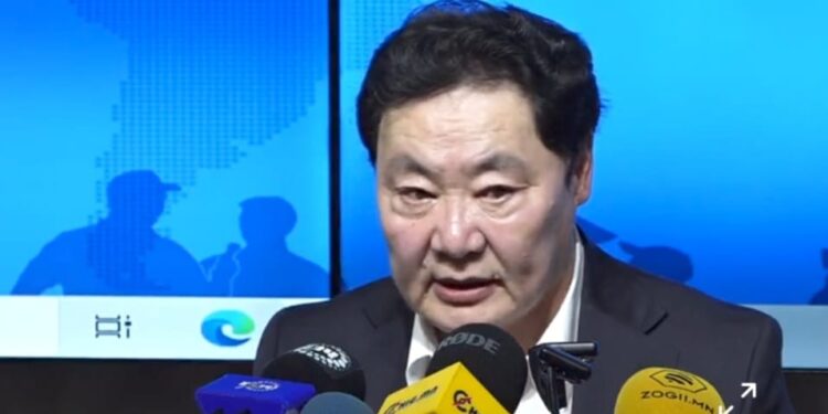 Б.Эрдэнэбат: Надад төв цэнгэлдэх тойрсон ганц амбаар ч байхгүй