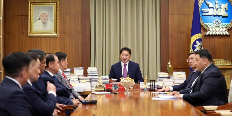 Монгол Улсын Ерөнхийлөгч У.Хүрэлсүх УИХ-ын сонгуульд суудал авсан нам, эвслийн удирдлагыг хүлээн авч уулзлаа