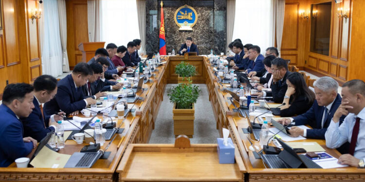 Эрчим хүчний тухай хууль болон холбогдох хууль тогтоомжид өөрчлөлт оруулах төслийг Засгийн газрын хуралдаанаар хэлэлцэнэ