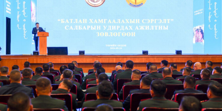 Ерөнхий сайд Л.Оюун-Эрдэнэ: Зэвсэгт хүчин, батлан хамгаалахын салбарт хүний эрхийг дээдлэхэд анхаарч ажиллаарай