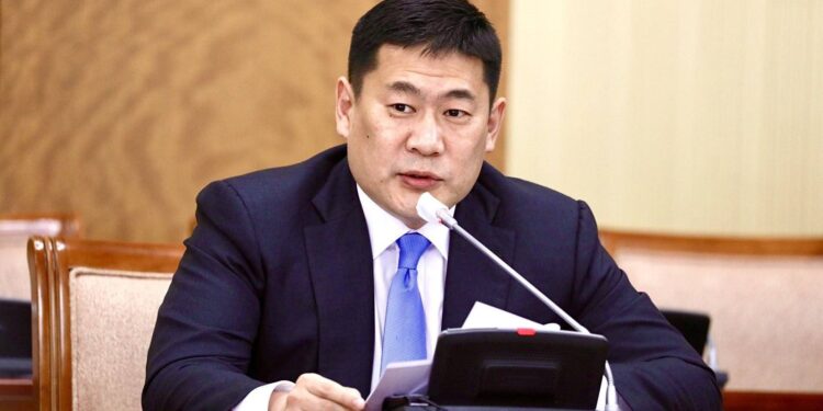 Л.Оюун-Эрдэнэ: Үнэхээр үзэл бодол таарахгүй бол явж болно…