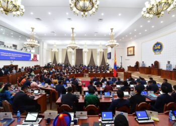 Эрхэм гишүүд ээ! Шийдвэрлэх мөч ирлээ, алдаагаа засаж урагшлах цор ганц боломж шүү!