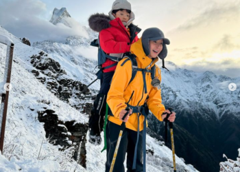 Жүжигчин И Ши Ён 6 настай хүүгийн хамт Гималайд авирчээ