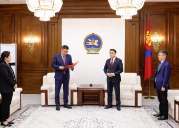 Монгол Улсын 2025 оны төсвийн тухай хуульд нэмэлт оруулах тухай хуулийн төслийг УИХ-д өргөн мэдүүллээ