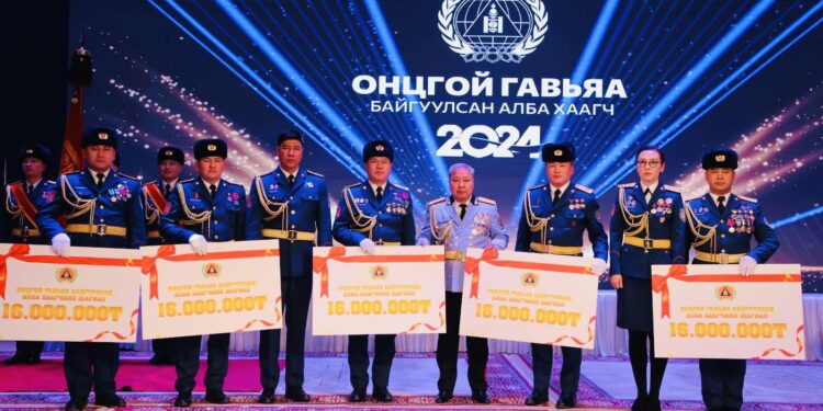 ОНЦГОЙ ГАВЬЯА БАЙГУУЛСАН АЛБА ХААГЧДАД 16 САЯ ТӨГРӨГИЙН МӨНГӨН УРАМШУУЛАЛ ОЛГОЛОО