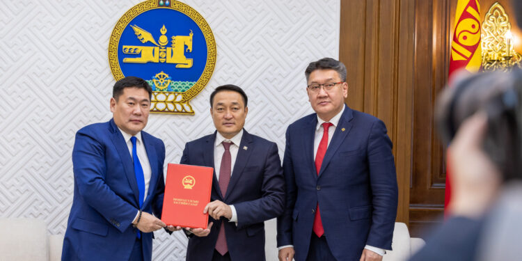 Төрийн болон орон нутгийн өмчит компанийн бүтээмж, ил тод байдал, засаглалыг сайжруулах тухай хуулийн төслийг өргөн барилаа