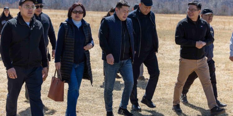 Ерөнхий сайд Л.Оюун-Эрдэнэ Эгийн голын усан цахилгаан станцын төслийн талбайд ажиллаж байна