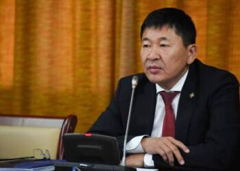 Сайд Б.Дэлгэрсайхан төрийн өмчит төмөр замуудын өмчийг бүртгэж, “шимэгчид”-ийг хөөлөө