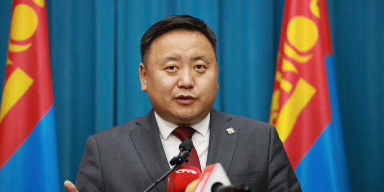 О.АЛТАНГЭРЭЛ: Ард түмэн, сонгогчдын өмнө амласан Хууль бус хөрөнгийг хураах тухай хуулиа батлуулмаар байна