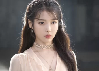 Хүүхдийн баяраар Солонгос одод хандив өргөв