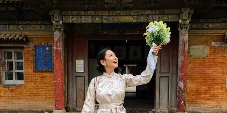 С.Цэнгүүн гэрлэх дөхлөө