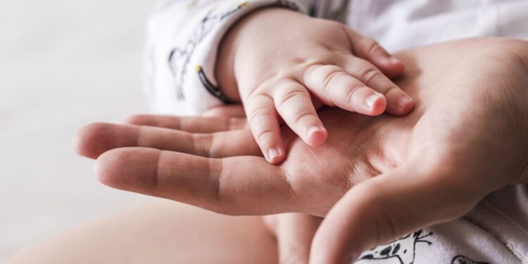 ХҮҮХДЭЭ АСРАН ХАМГААЛАХ ҮҮРГЭЭ БИЕЛҮҮЛЭЭГҮЙ ХҮНД ЯЛ ОНОГДУУЛАВ