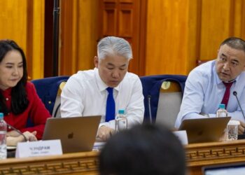 Б.Чойжилсүрэн сайд өвөлжилтийн бэлтгэлийн талаар танилцуулав