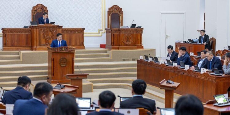 Л.Оюун-Эрдэнэ: Ялалт бол мөнхийн зүйл биш, ялагдал ч бас сүйрэл биш. Гагцхүү үнэт зүйлдээ үнэнч үлдэх л жинхэнэ ялалт гэдэг үг бий