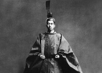 Японы эзэн хааны бэлэг хоёр сармагчингийн түүх